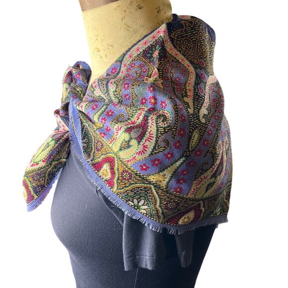 Oscar De La Renta Purple Wool Printed Sparkly Scarf fringe edges 30in Vintage - Picture 9 of 10